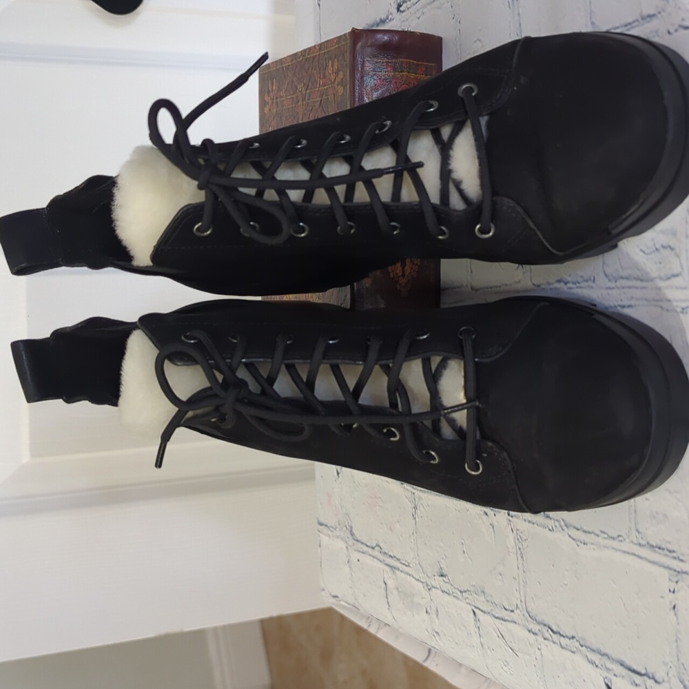 EILEEN FISHER NWOB Black Suede Leather Lamb Fur Bootie Lace-Up Ankle Boots(8.5)